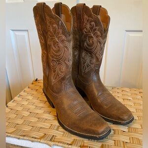 Ari at Women’s Western Cowboy Boots - Size 8